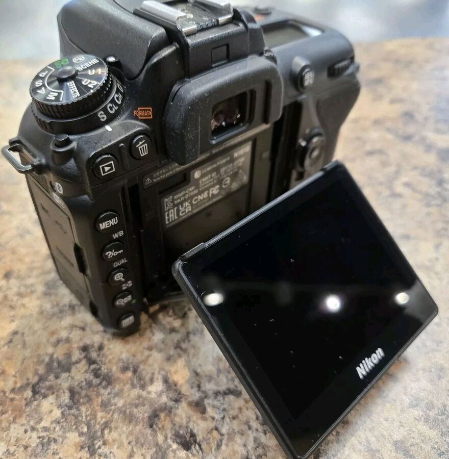 Nikon D7500 20.9MP Digital SLR Camera - Black (Body Only)