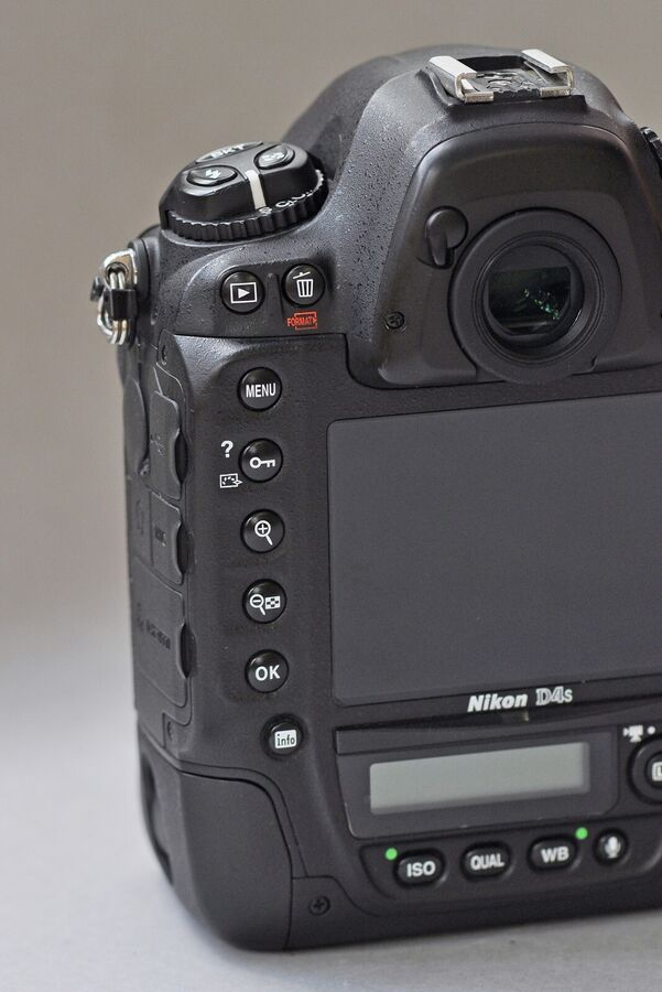 Nikon D4S 16.2MP Digital SLR Camera Body