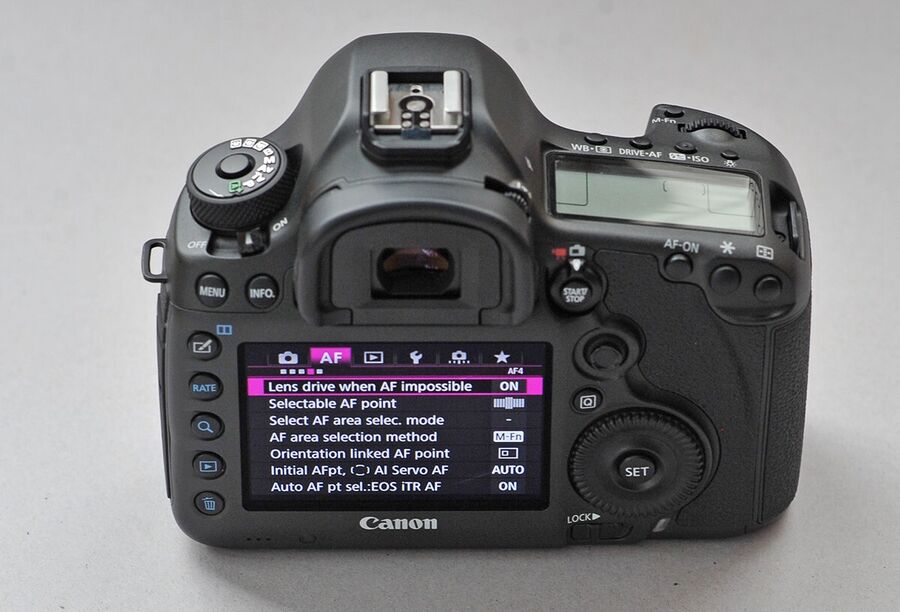 Canon EOS 5DsR 50.6MP Digital SLR Camera Body
